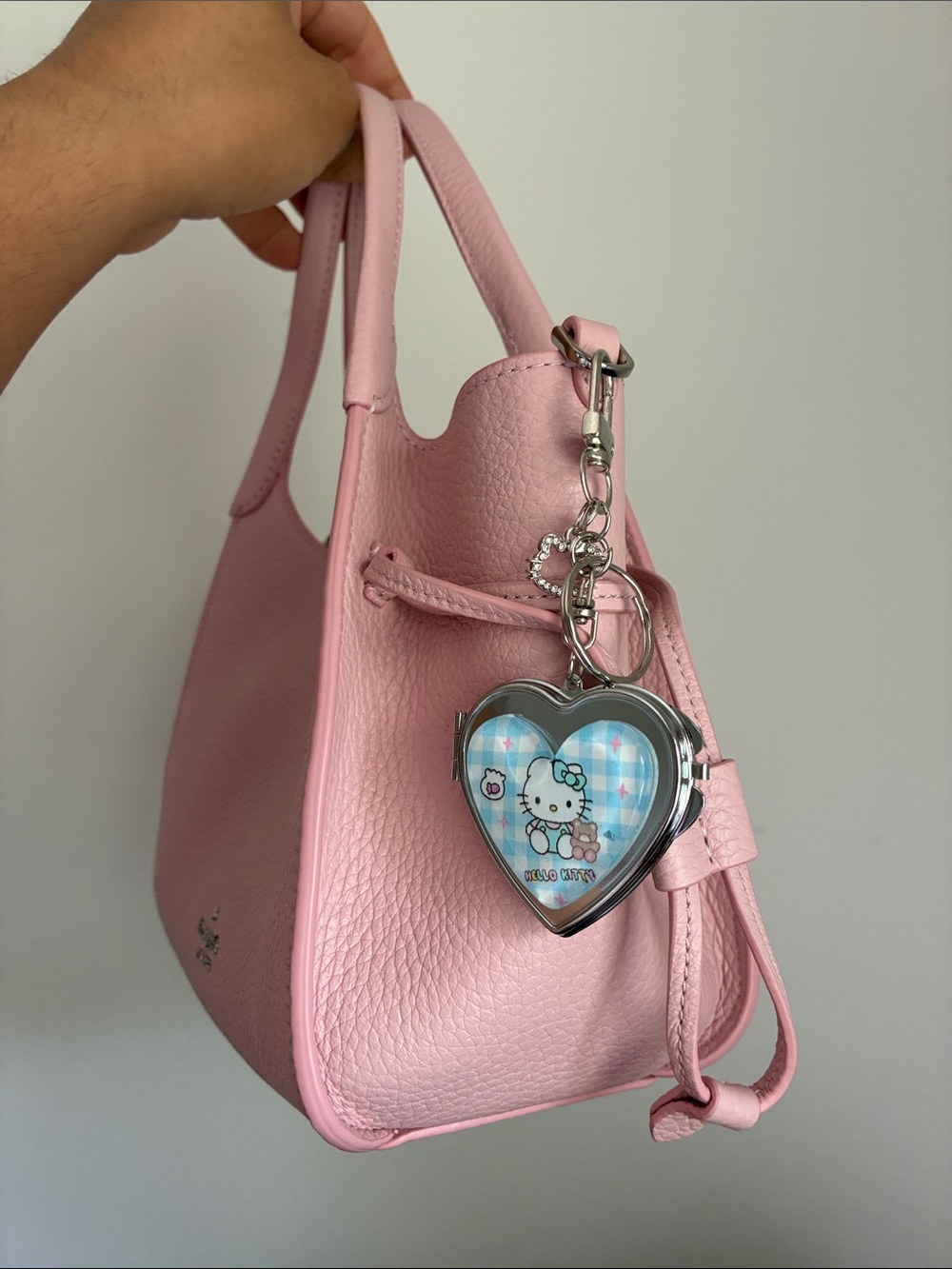 Hello Kitty Heart Mirror Charm